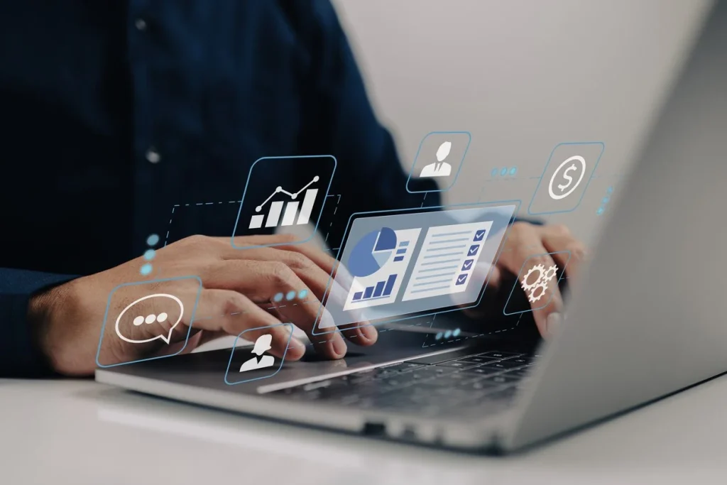 Tư vấn và triển khai chuyển đổi số dựa trên lộ trình phù hợp,  giúp doanh nghiệp thích ứng, chuyển hóa và phát triển bền vững trong kỷ nguyên số.